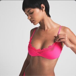 SKIMS Pink Lace Scoop Bralette
